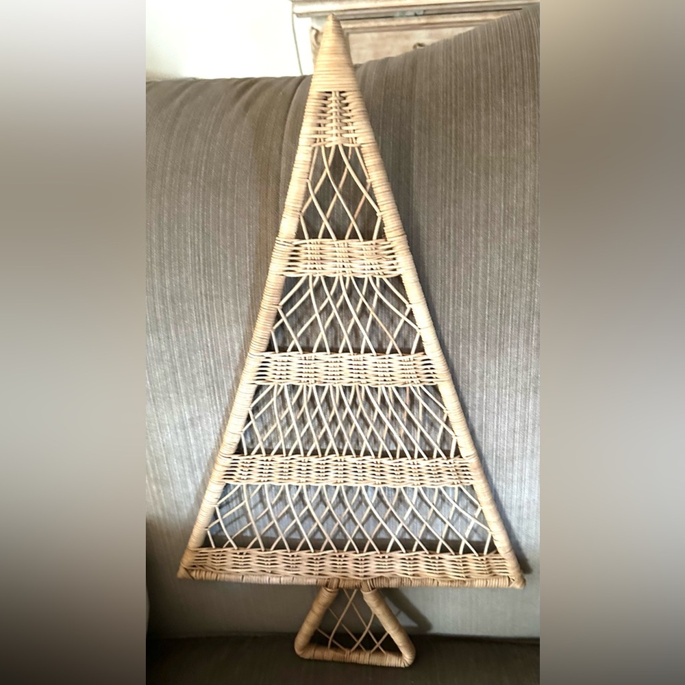 Handmade Mid-Century Modern Woven Boho Natural Wicker Holiday Tree Jewelry Decor - Picture 5 of 8